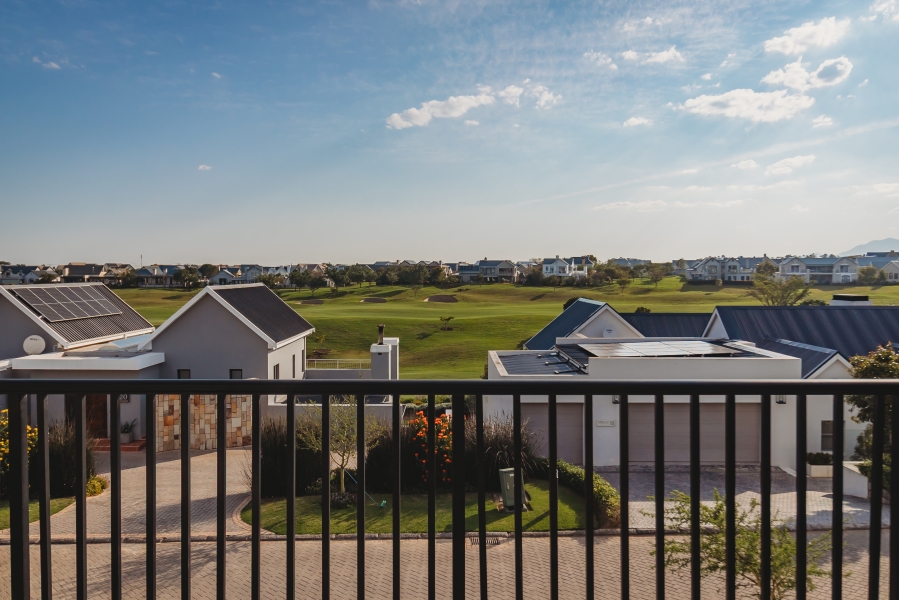 4 Bedroom Property for Sale in Kingswood Golf Estate Western Cape